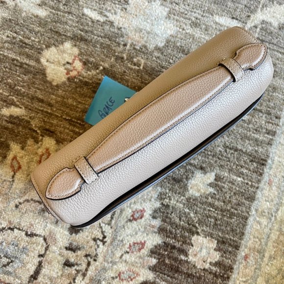 Coach Cassie in taupe - Picture 12 of 12